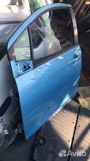 Дверь Toyota Vitz
