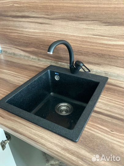 Кухня с барной стойкой