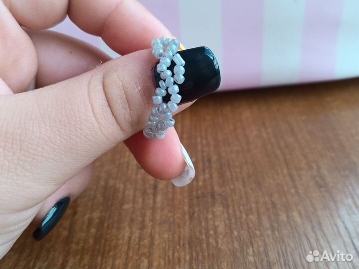 Кольцо из бисера серое
