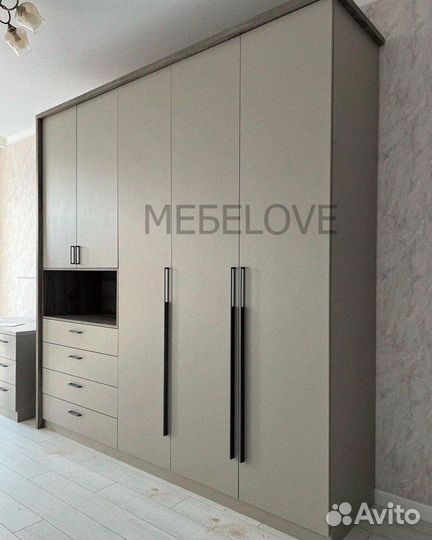 Шкаф распашной на заказ рабочая зона