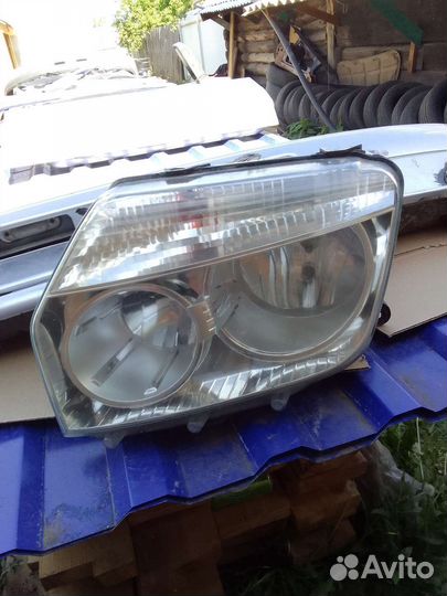 Передняя левая фара Рено Дастер