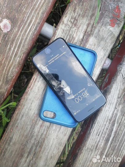 Телефон iPhone 7