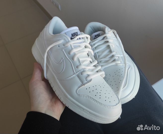 Новые белые кеды 35 36 Nike женские