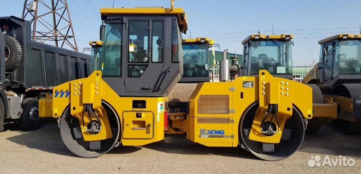 Дорожный каток XCMG XD83, 2023