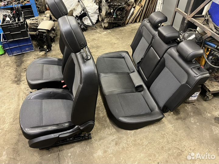 Сиденья комплект opel Astra j 5d cosmo
