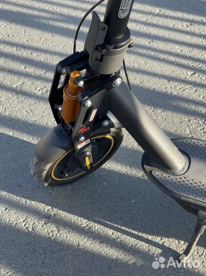 Ninebot Segway Kickscooter Max G30 + Monorim V4.0