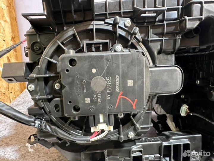 Моторчик печки Toyota Camry V70 A25A