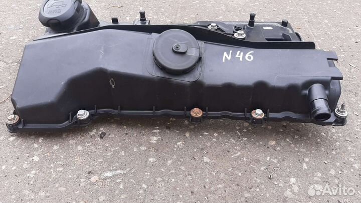 Bmw e90 N46, клапанная крышка пластиковая