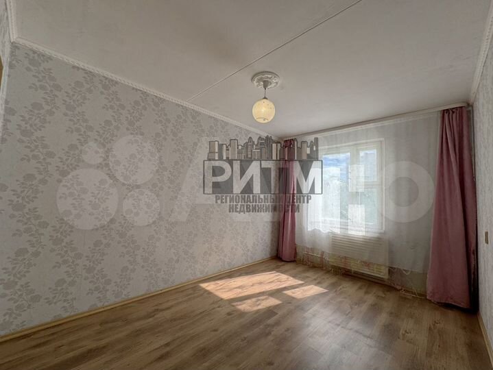 2-к. квартира, 54 м², 3/10 эт.