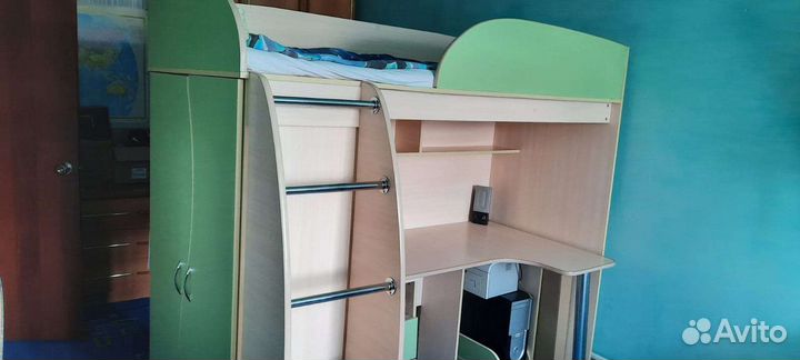 Продам двухярусную кровать