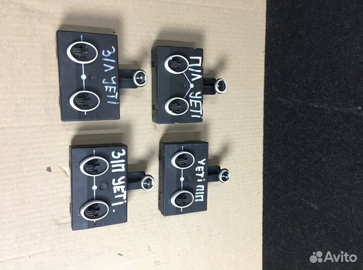 Блок комфорта двери Skoda Yeti caxa CAX caxf 2015