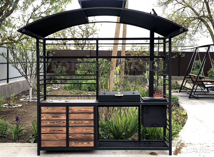 Мангал с крышей лофт