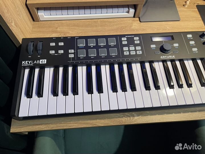 Arturia keylab 61 essential midi клавиатура