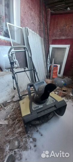 Снегоуборщик электрический Hyundai 2000