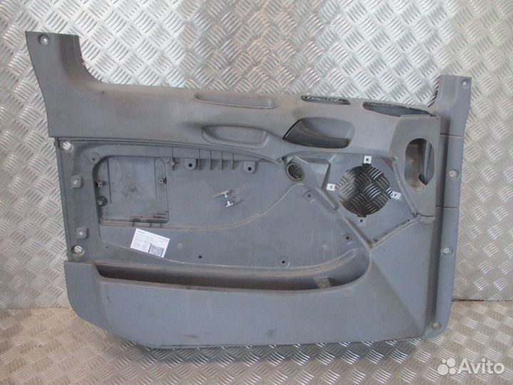 Обшивка двери левая Mercedes-Benz A18110573