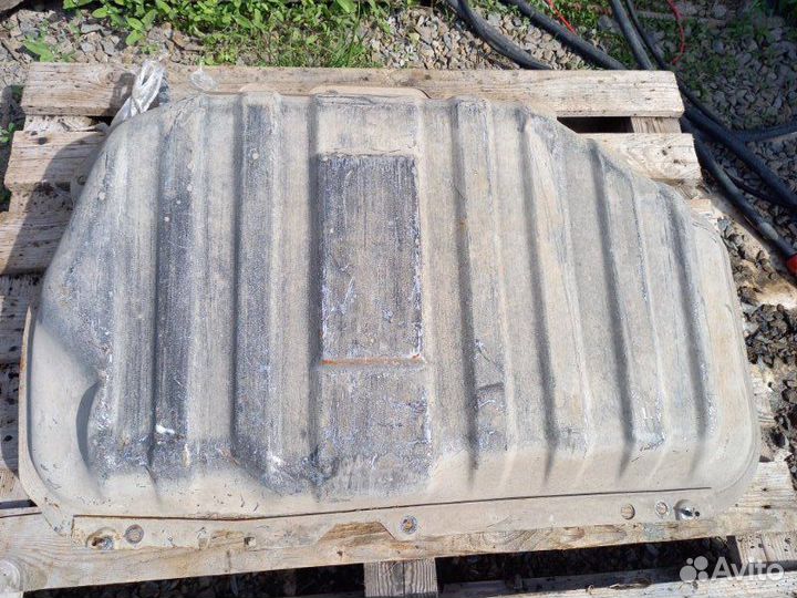 Топливный бак Nissan Pulsar FN15 GA15DE 1999