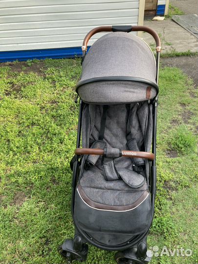 Прогулочная коляска luxmom