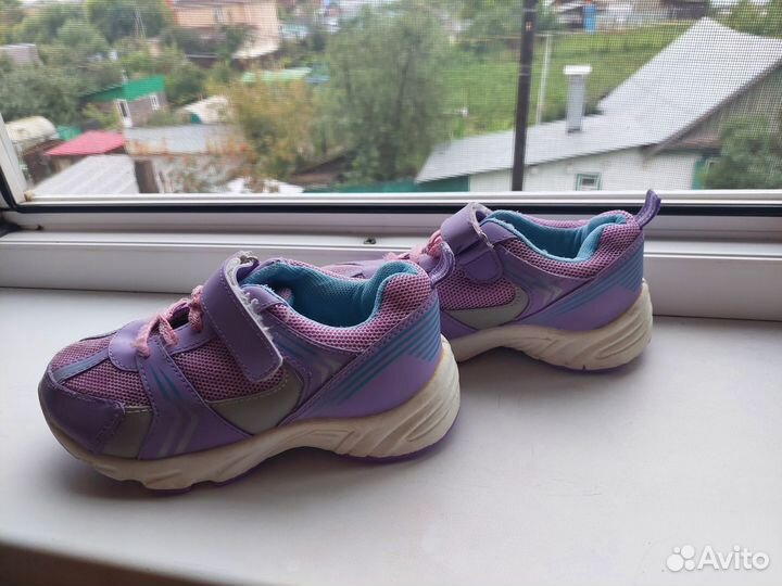 Кроссовки для девочки 32р