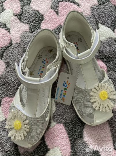 Сандали для девочек новые