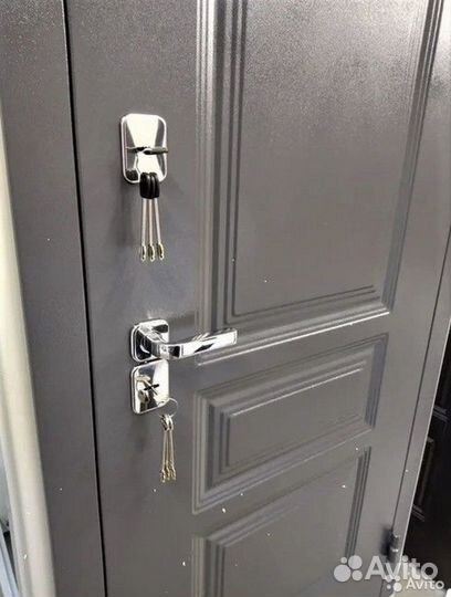 Новые входные двери с термо разрывом в частный дом