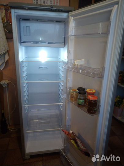Холодильник Бирюса М107