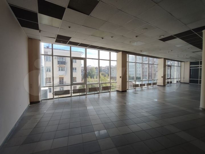 Сдам торговое помещение, 530 м²