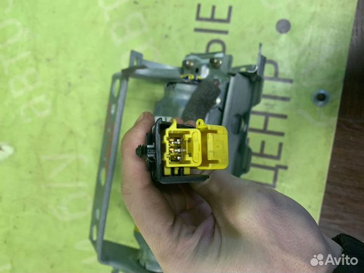 Подушка в торпедо Vw Sharan 7M AWC 1.8 турбо 2002