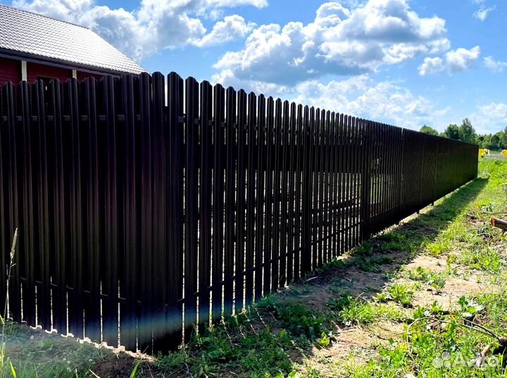 Забор из евроштакетника