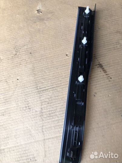 Накладка порога задняя правая Мерседес w221(616)