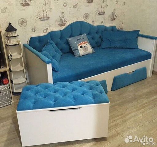 Детская кровать с мягкой спинкой