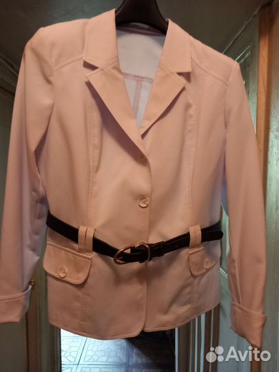 Пиджаки и жакеты женские 48 50
