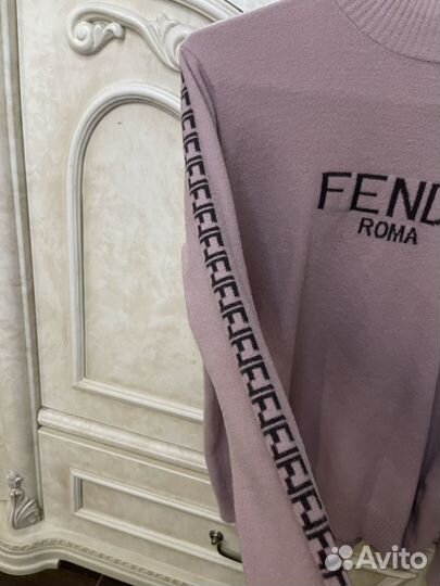 Свитер женский