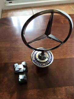 Эмблема Мерседес Звезда прицел на капот для 210