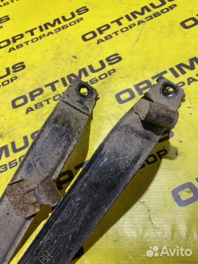 Крепления бензобака Opel Astra H