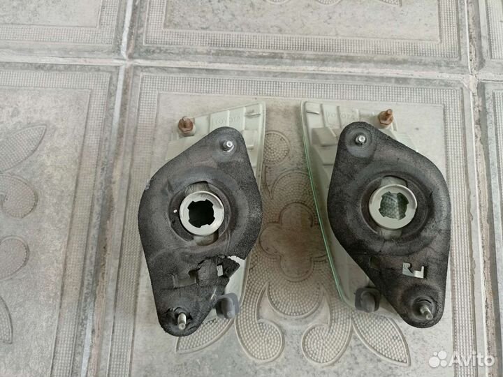 Фонарь заднего хода на Toyota Corolla Fielder E120