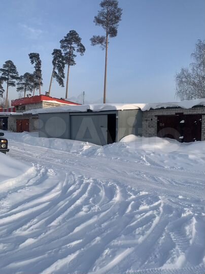 Гараж, > 30 м²