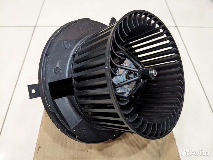 Мотор отопителя skoda octavia /VW tiguan / audi A3