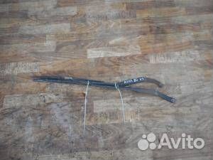 Поводок стеклоочистителя передний Audi 80/90 B3