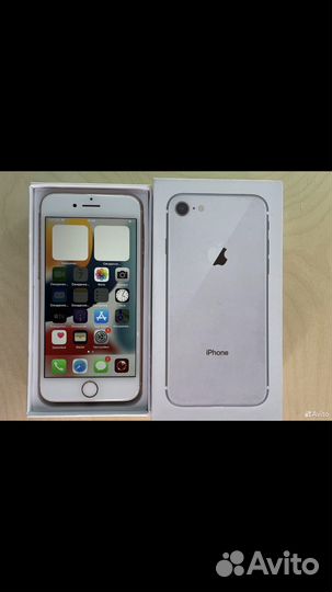 Телефон iPhone 8