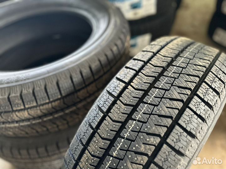 Bridgestone Blizzak Ice 205/60 R16 96T