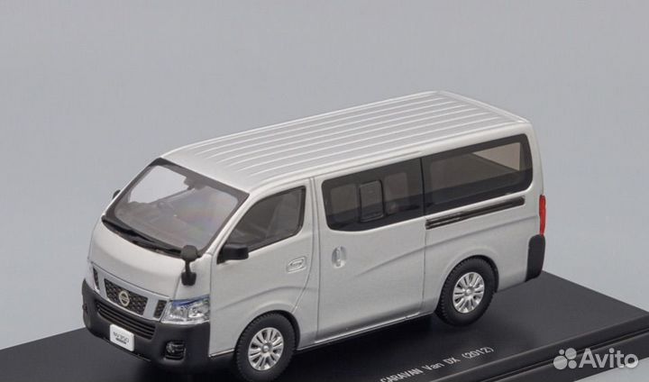 Модель 1:43 Nissan nv350 (2012)