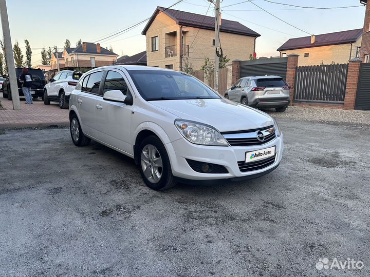 Opel Astra 1.6 МТ, 2011, 199 000 км