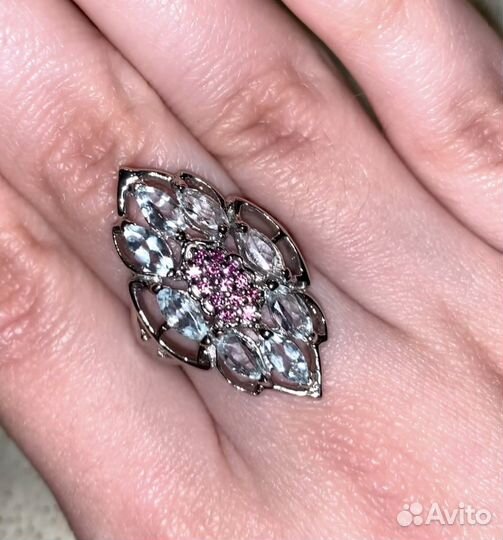 Серебряное кольцо с аквамаринами и родолитами