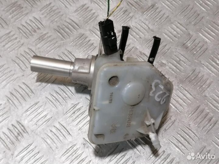 Цилиндр тормозов главный Citroen C4 2005-2011