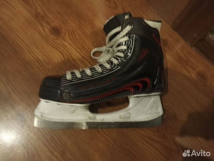Коньки для хоккея с мячом