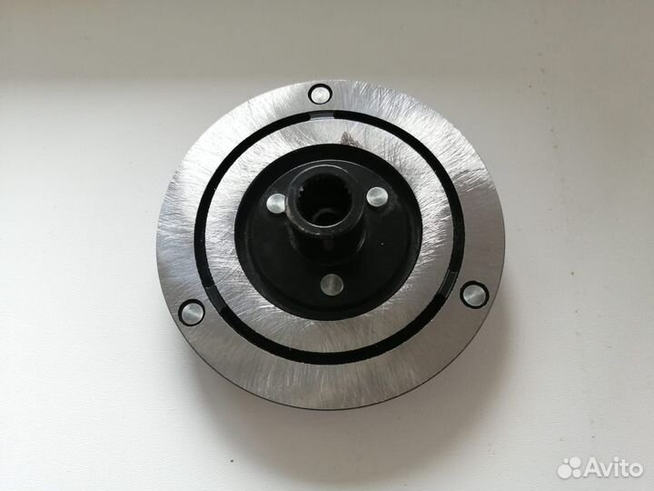 Прижимная пластина Rio,Hyundai Solaris 976441J000