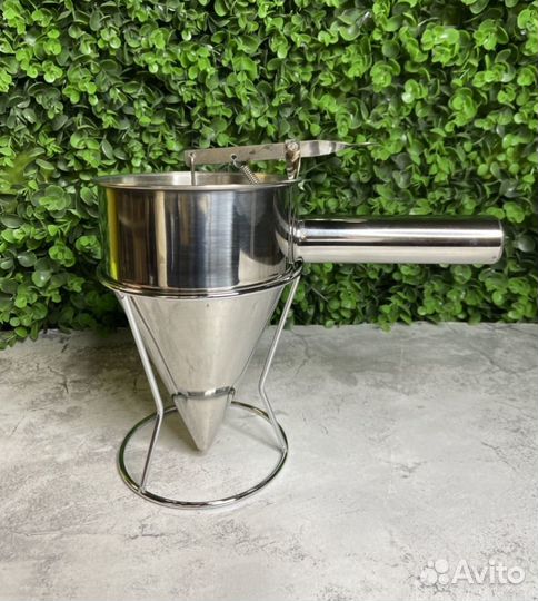 Кухонный дозатор воронка