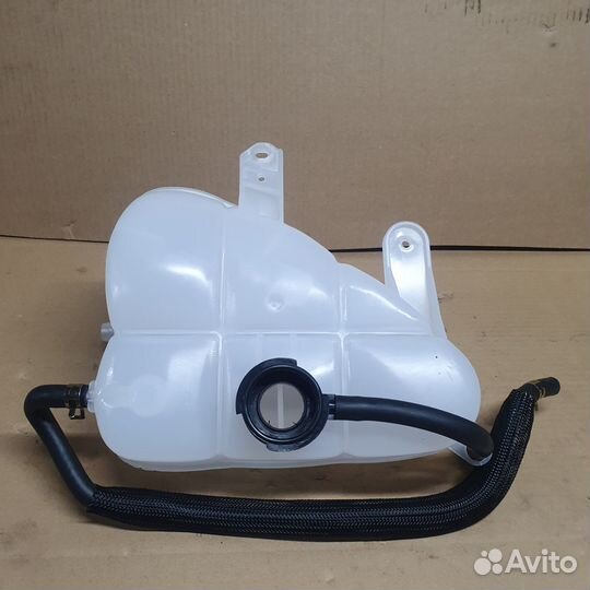 Бачок jeep wk2 grand cherokee wk2 3.0D