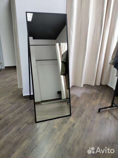 Напольное зеркало с упором