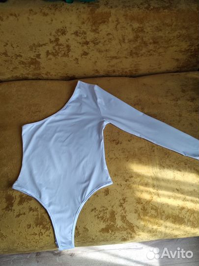 Топ с одним рукавом. Боди на одно плечо новое